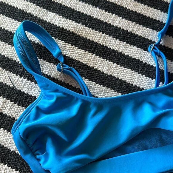 Wild fable Size XS aqua blue Swim suit top - Picture 4 of 6